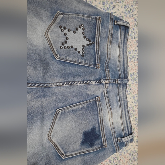 NWT Oli & Hali Star Patch Studded Jeans - Size XL - Price Firm - Picture 6 of 13